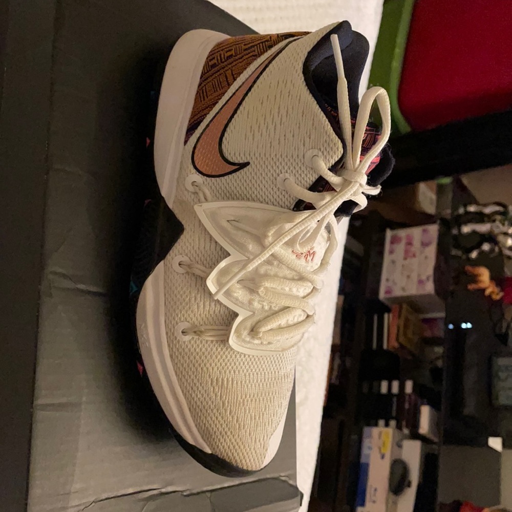 The need to be clean on top of the sneaker